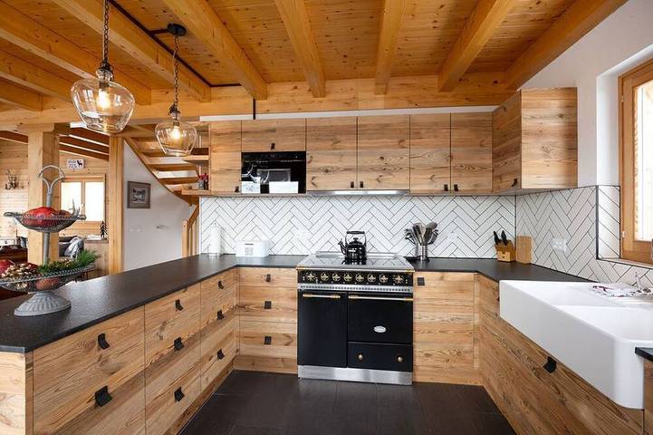 Chalet für 13 Personen, mit Whirlpool und Sauna sowie Balkon in der Schweiz