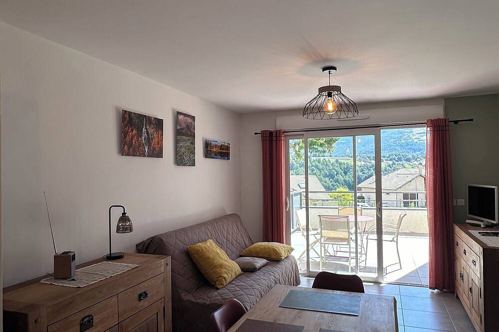 Appartement entier, New appartement 2 personnes Embrun dans résidence au calme in Embrun, Parc national des Écrins