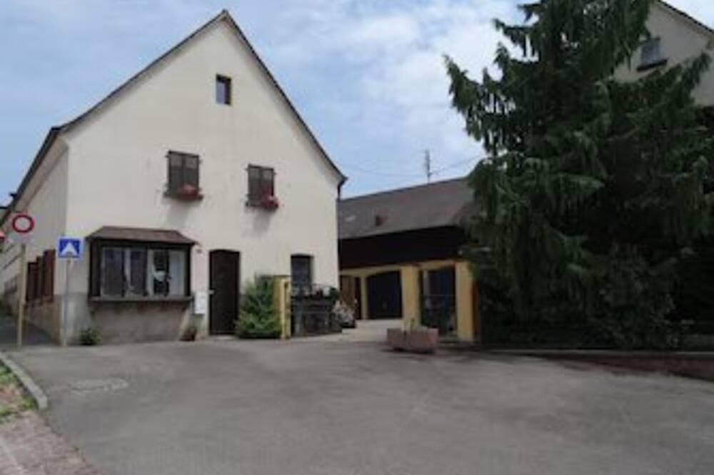 Appartement entier, Maison de Village Avec Bain à Remous et Terrasse in Kaysersberg-Vignoble, Parc naturel régional des Ballons des Vosges