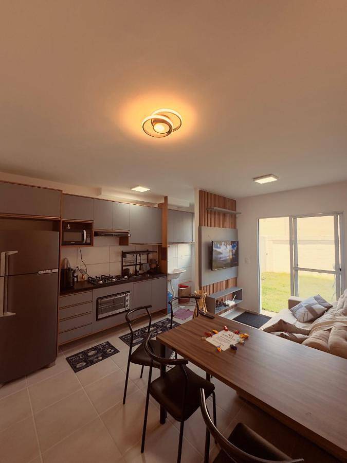 Casas e apartamentos de temporada para 4 pessoas, com jardim e piscina e ainda piscina infantil em Portal do Sol