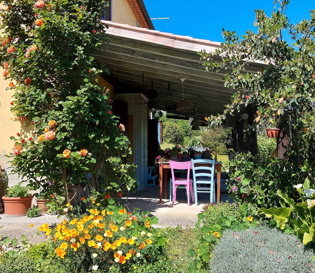 Vakantiehuis 'Mare Colline Città D'Arte' met Privétuin in Italiaanse Rivièra