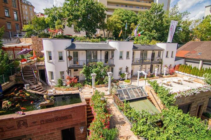 Apartamento para 2 personas, con Jacuzzi además de Terraza y Jardín en Stuttgart