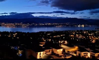 Location de vacances pour 6 personnes, avec jardin à Kelowna