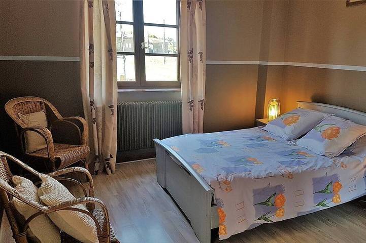 Location de vacances pour 7 personnes, avec jardin à Saint-Germain-Nuelles - 3