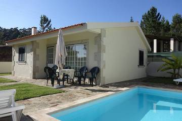 Gîte pour 4 personnes, avec jardin et jacuzzi, animaux acceptés dans Vilar de Mouros