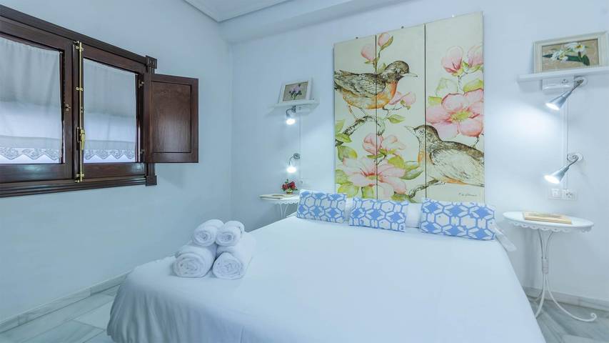 Entire holiday apartment, Hostel May Flowers Cala ⭐⭐⭐ in Distrito Centro (Córdoba), Cordoba