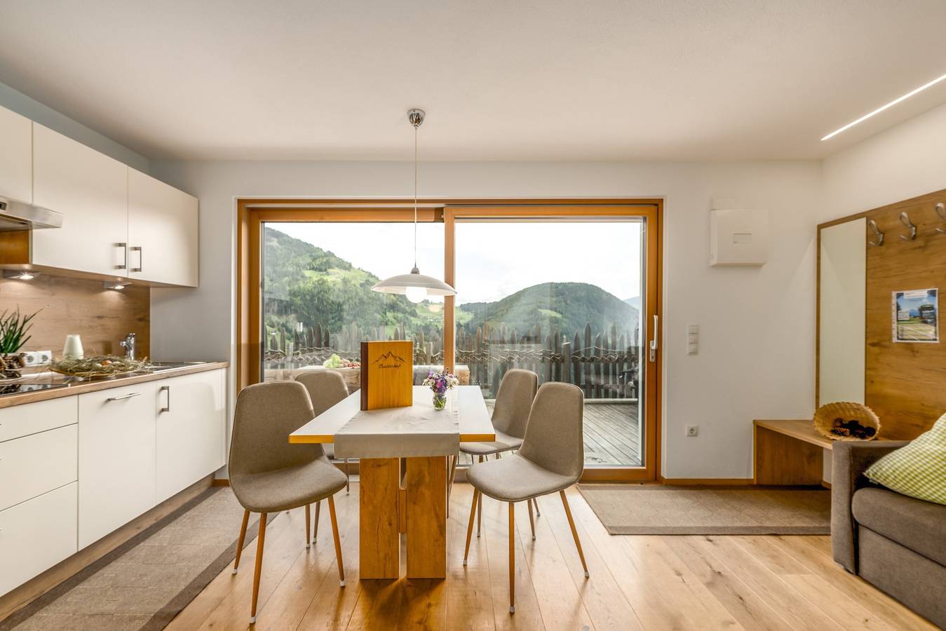 Appartement entier, Appartement 'Tratterhof Apt Eidechsspitze' avec vue sur la montagne, terrasse privée et Wi-Fi in Weitental, Vandoies