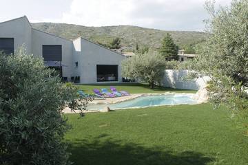 Maison d’hôte pour 4 personnes, avec piscine et jardin à Puyloubier