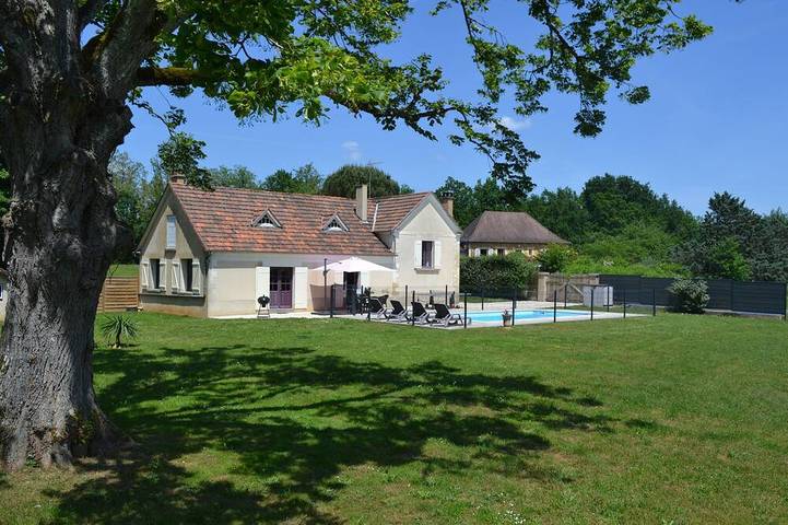 Location de vacances pour 6 personnes, avec jardin et terrasse, animaux acceptés à Mauzens-et-Miremont