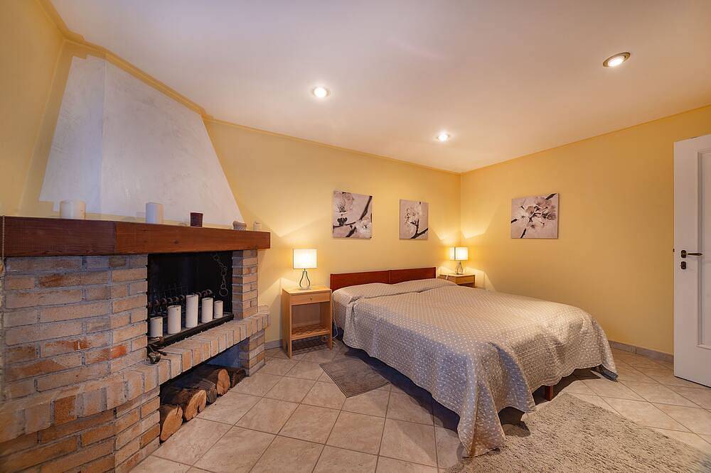 Villa Montegolo, Appartamento Graziella in Costermano, Gardasee-Berge