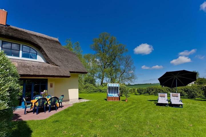 Cottage für 8 Personen, mit Terrasse und Garten sowie Sauna, mit Haustier in Poseritz