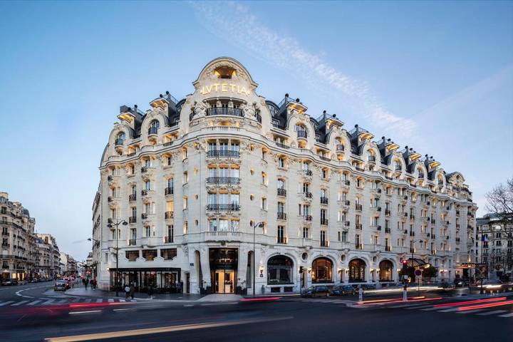 Hôtel pour 2 personnes, avec piscine et jacuzzi ainsi que terrasse et sauna, animaux acceptés