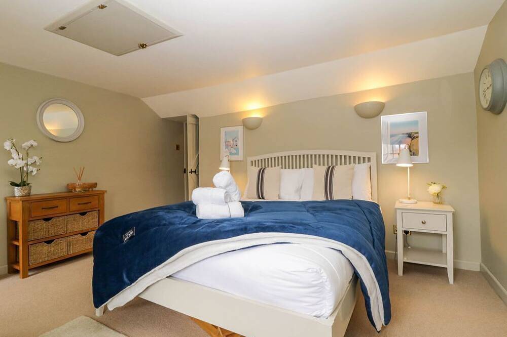 4 Trenhaile Terrace, Malpas, Cornwall in Cornwall