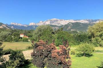 Gîte pour 5 personnes, avec vue et jardin à Die