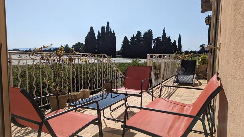 Maison de vacances pour 5 personnes, avec Balcon et Terrasse ainsi que Jardin et Vue à Caumont-sur-Durance