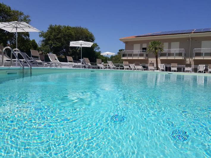 Location de vacances pour 7 personnes, avec piscine ainsi que vue et jardin à Zambrone - 3