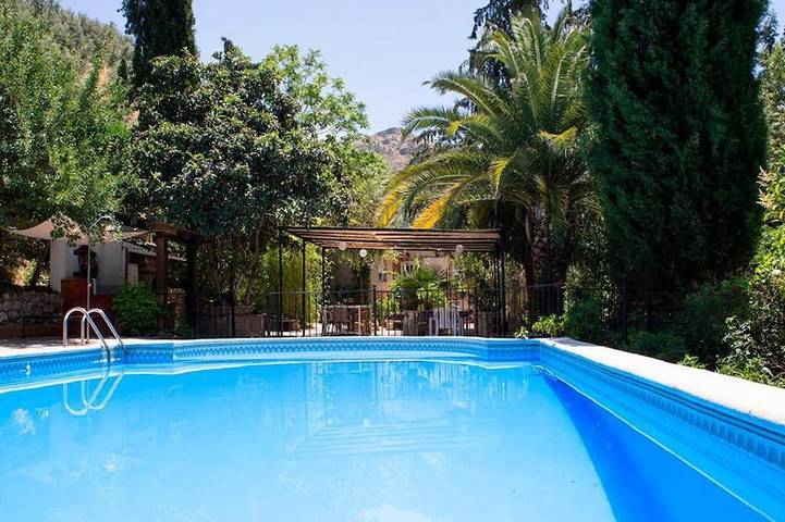 Chalet para 15 personas, con terraza y jardín, Se admiten mascotas en Cazorla