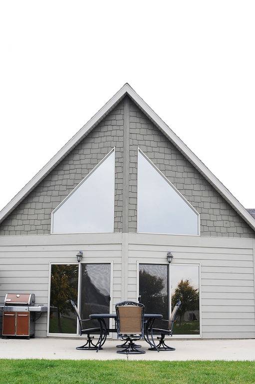 New Owner Special * Bridges Bay Hütte am Teich - für 12 Personen in Dickinson County