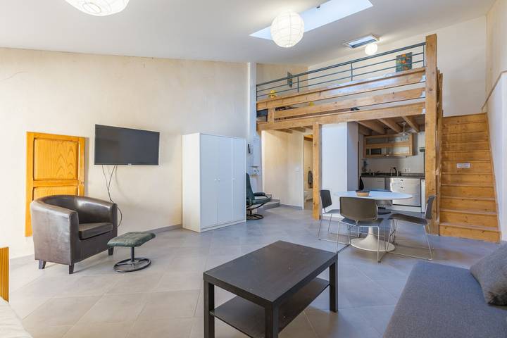Appartamento intero, Ampio appartamento di 50 m² - 2 locali con mezzanino n3 in Charleval, Aix-en-Provence e dintorni