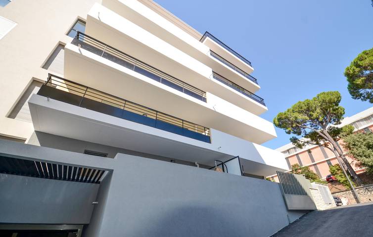 Ganze Ferienwohnung, Gemütliches Strandapartment mit Gartenterrasse & WiFi in Cannes, Mittelmeerküste (Frankreich)