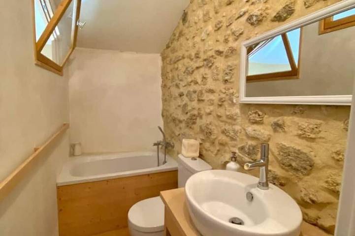 Gîte pour 4 personnes, avec jardin et piscine à Clansayes - 4