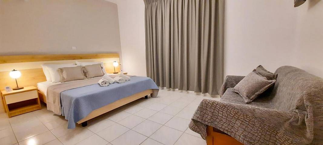 Gîte pour 2 personnes, avec vue ainsi que jardin et terrasse dans Soúgia - 2