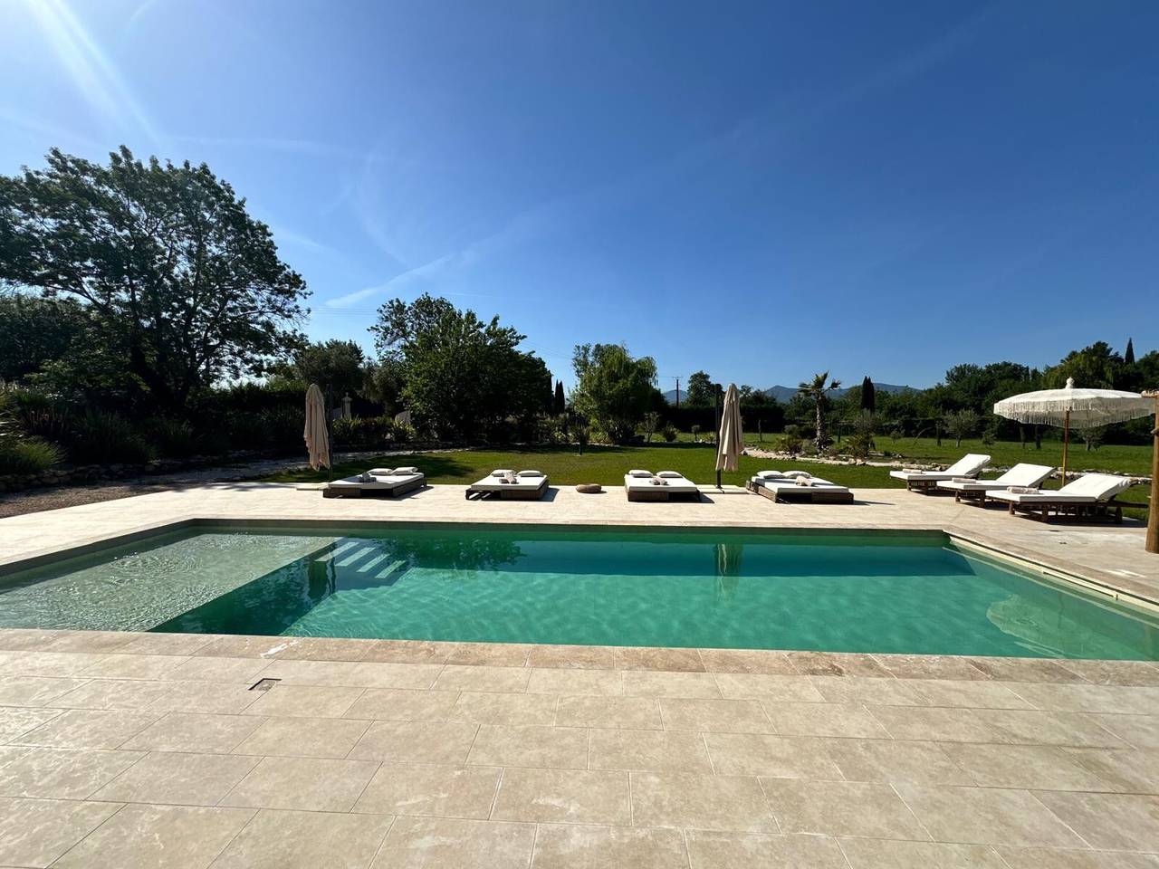 Maison de vacances 'Montserrat' avec vue sur la montagne, Wi-Fi et climatisation in Le Luc, Région de Draguignan
