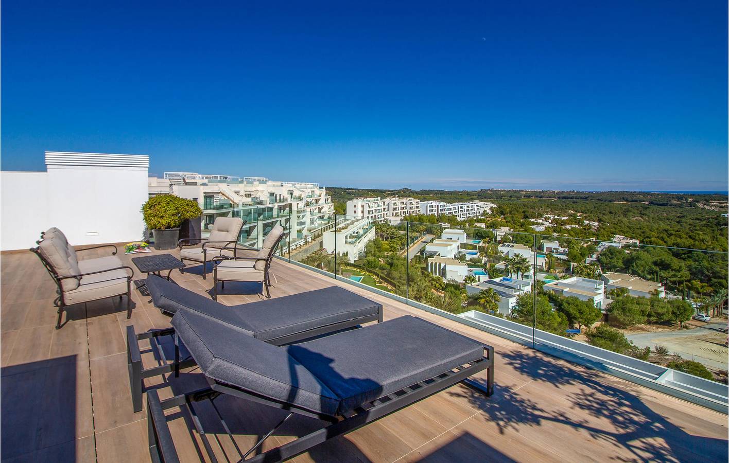 Entire holiday apartment, Sea View Apartment with Garage, AC, Pool & Terrace in Orihuela, Costa Blanca