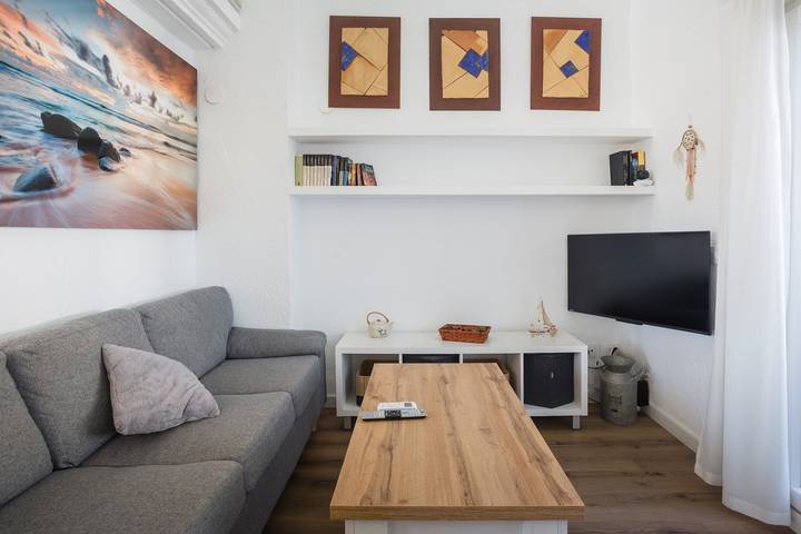 Ganze Wohnung, Ferienhaus 'Denia Encantadora' mit Gemeinschaftspool, WLAN und Klimaanlage in Montgo, Dénia