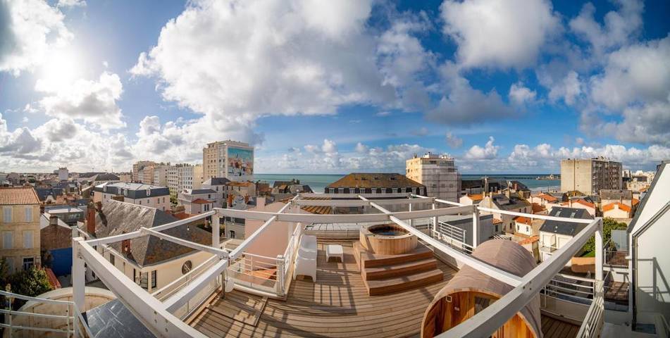 Hôtel pour 3 personnes, avec Balcon ainsi que Jacuzzi et Sauna