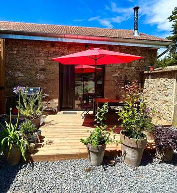 Gîte pour 6 personnes, avec jardin et jacuzzi, adapté aux familles à Lachapelle-Graillouse