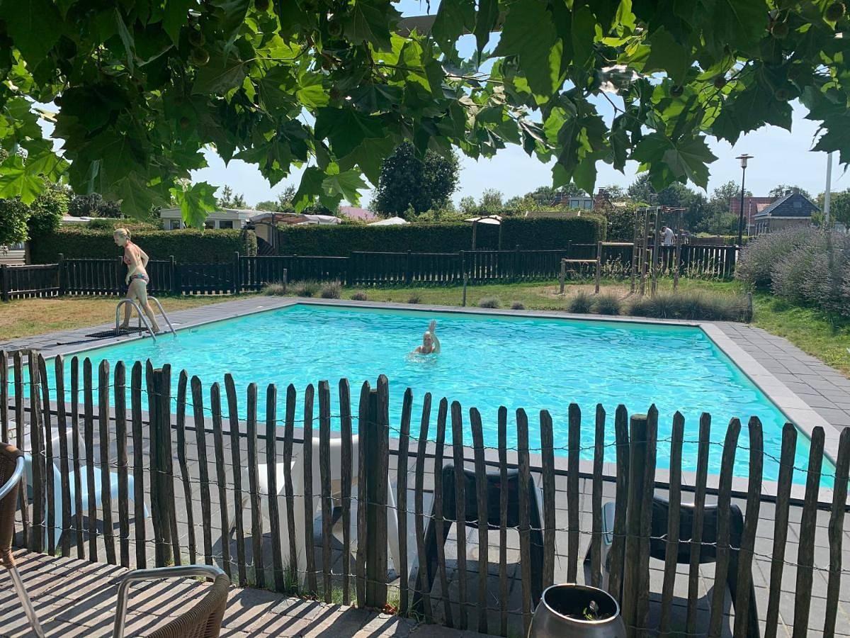 Chalet op mooie plek nabij het Ijsselmeer Warns in Ijsselmeer