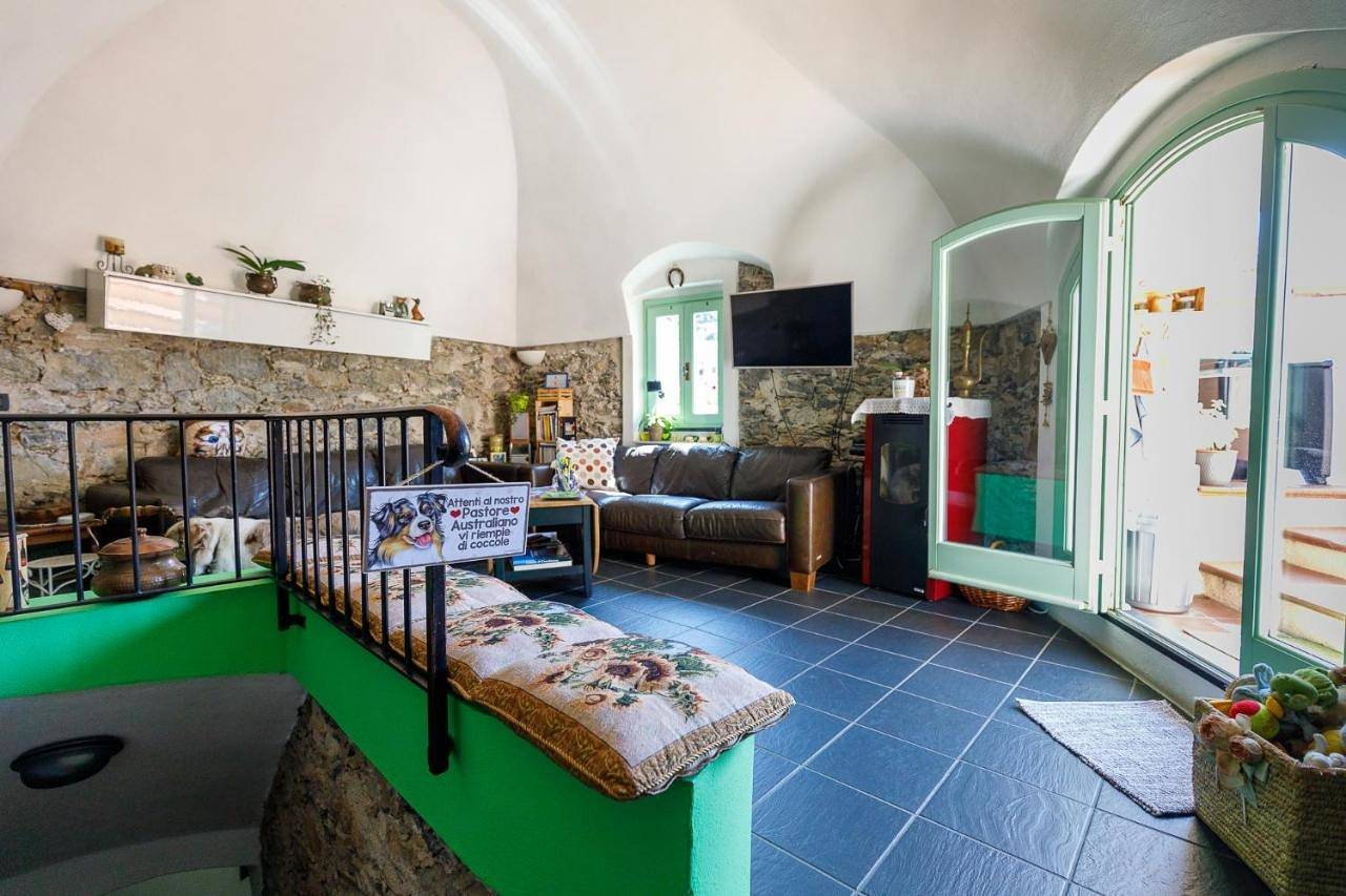 Arvé Castelbianco - B&B e Appartamento in Vesallo, Castelbianco