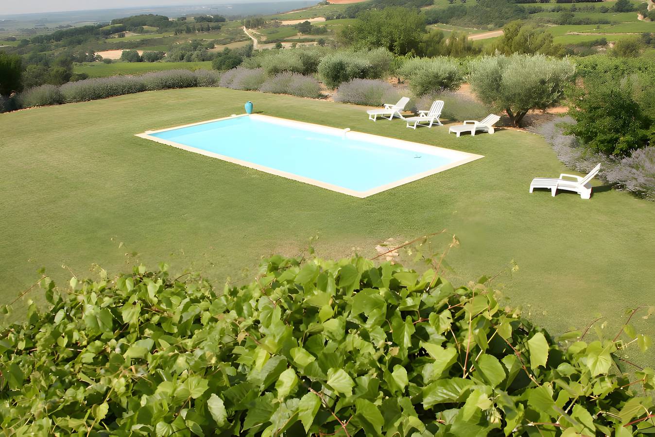 Bed and Breakfast 'Provence' mit gemeinsamer Terrasse, gemeinsamem Garten und Wlan in Estézargues, Nimes und Umgebung