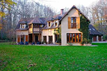 Gîte pour 23 personnes, avec jardin, animaux acceptés à Pullay