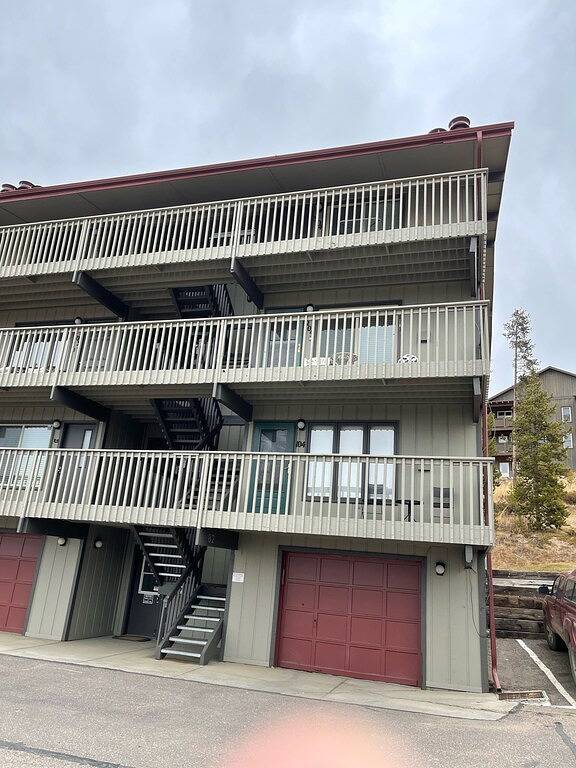 Vacation rental for 6 people, with yard and pool as well as hot tub in Fraser