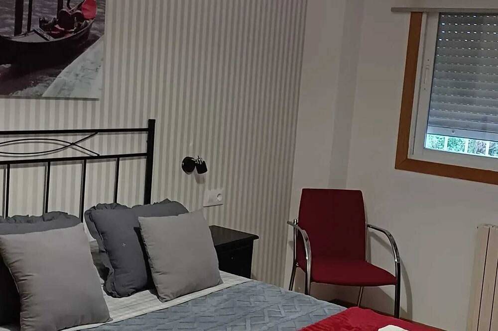 Entire apartment, Homerez - Charming Apt, Central Orense, parking incl. in Ourense, Ourense Region