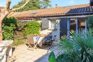 Location de vacances pour 4 personnes, avec jardin et terrasse, adapté aux familles dans Plage De La Savane