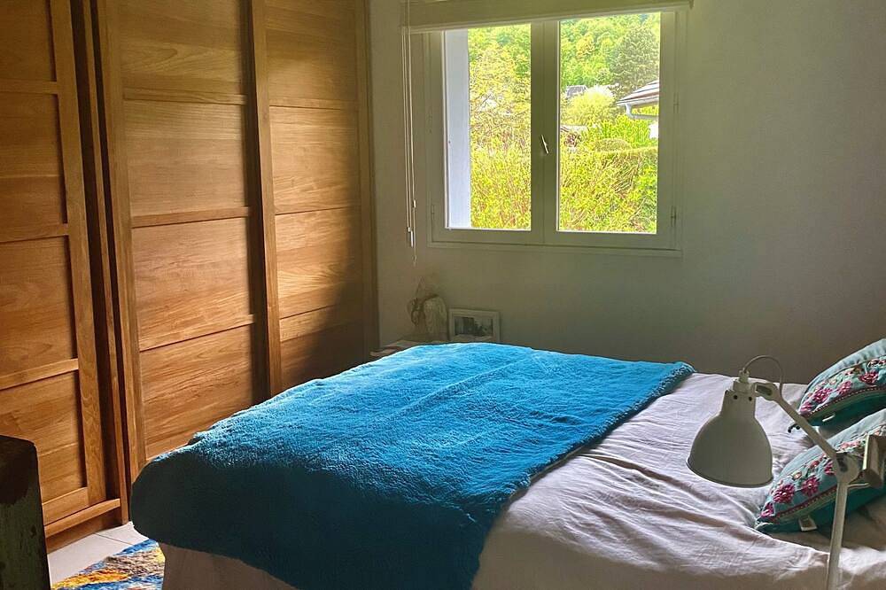 Exceptional house with swimming pool and view of the lake and mountains, very quiet location in Menthon-Saint-Bernard, Annecy und Umgebung