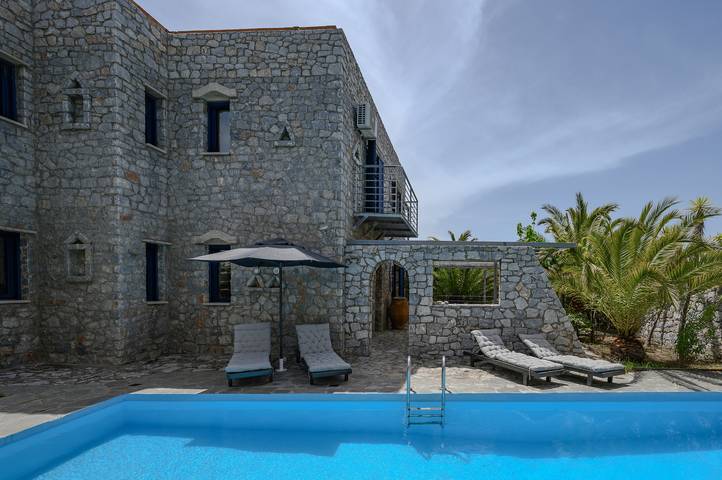 Ferienhaus für 10 Personen, mit Garten und Pool