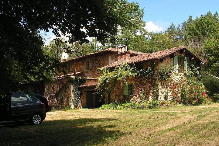 Location de vacances pour 4 personnes, avec Terrasse et Jardin à Saint-Martin-des-Combes