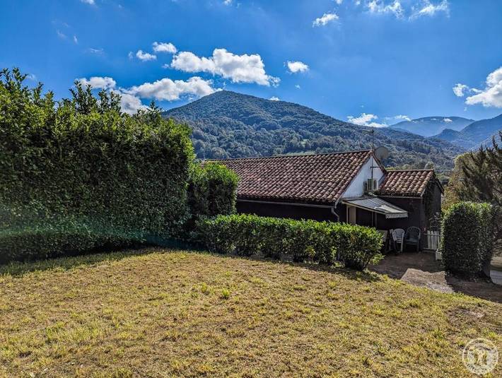 Location de vacances pour 6 personnes, avec jardin à Sengouagnet - 2