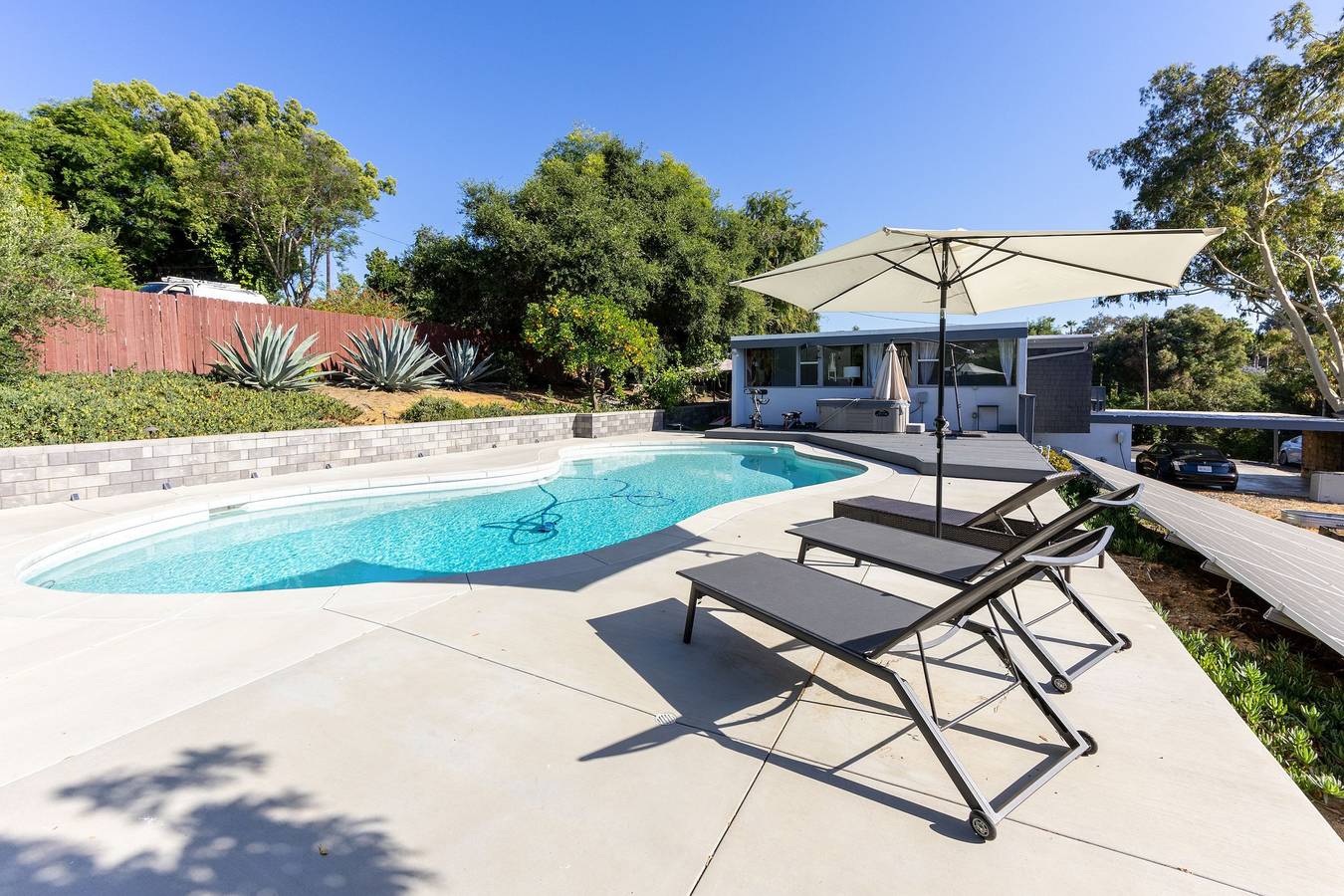 Mid-Century Masterpiece with Pool , Spa & Tesla in Escondido, San Diego County
