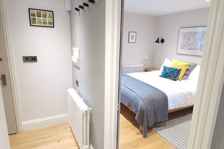 Ganze Wohnung, Stylish two bed flat, city centre, free parking in Wells, Somerset