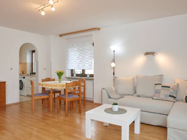 Gîte pour 4 personnes, avec balcon/terrasse et terrasse, adapté aux familles à Bad Endorf - 3