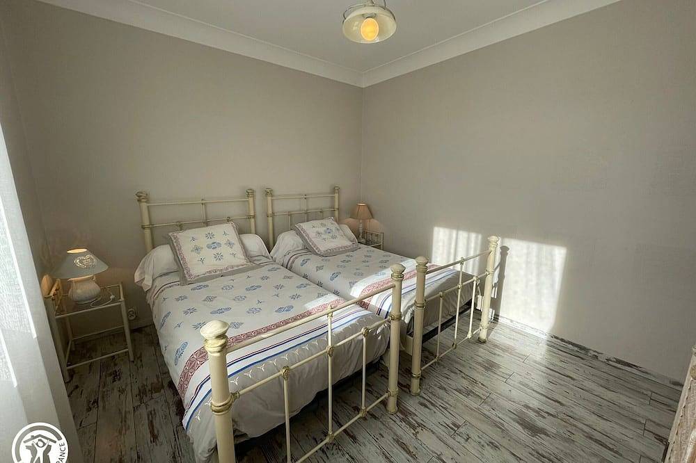 Maison rénovée avec grand jardin, proche des Sables-d'Olonne, 4 chambres, terrasse et Wifi in Château-d'Olonne, Les Sables-d'Olonne