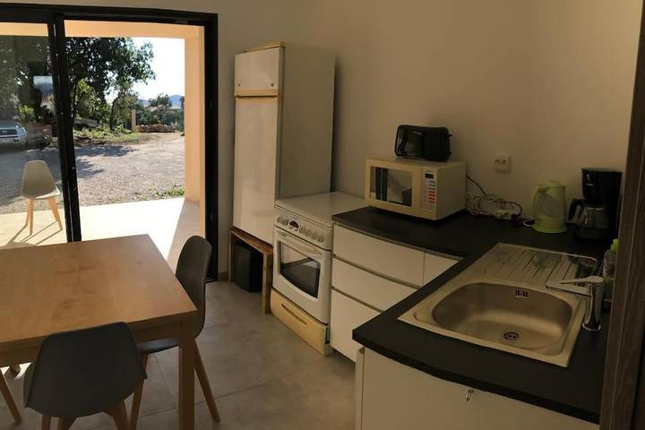 Gîte pour 4 personnes, avec terrasse et jardin à Cuttoli-Corticchiato - 4