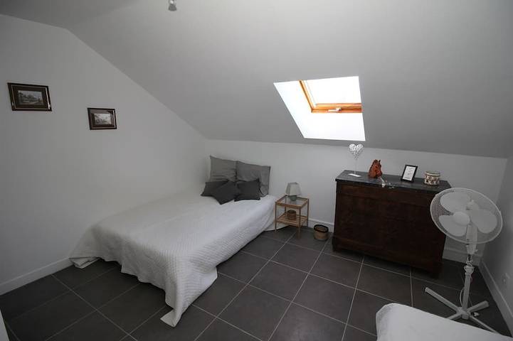 House between lake and mountains, close to resorts in Prunières, Nationalpark Écrins
