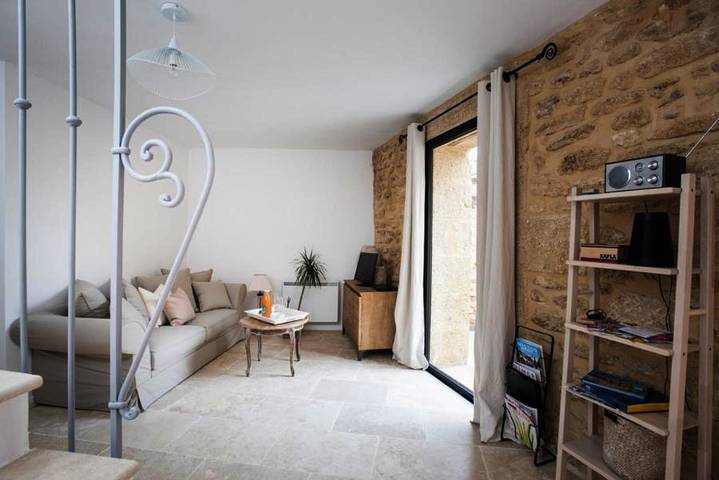 Location de vacances pour 4 personnes, avec vue et balcon à Vers-Pont-du-Gard - 2