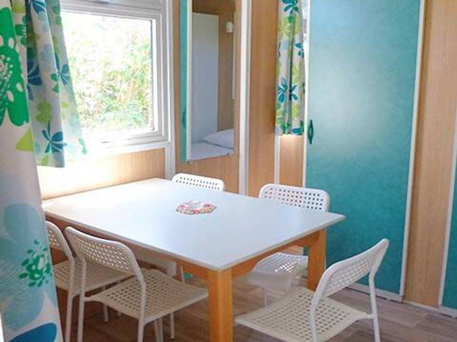 Camping Lou Souleï - Chalet 5 personas - Chalet | Clásico | 2 Dormitorios | 5 Pers | Terraza elevada | Aire acondicionado | Tv in Carry-le-Rouet, Costa mediterránea (Francia)